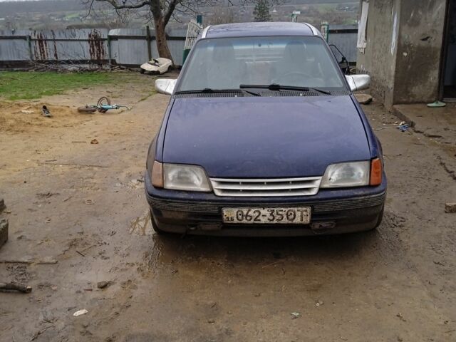 Синий Опель Кадет, объемом двигателя 1 л и пробегом 2 тыс. км за 750 $, фото 1 на Automoto.ua