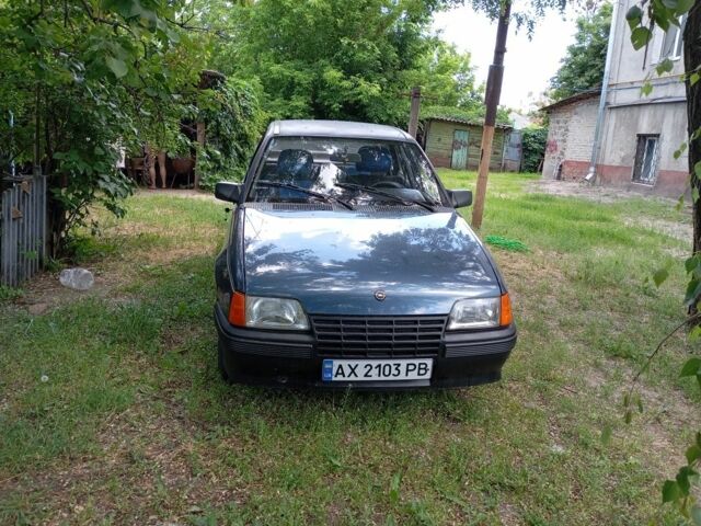 Синий Опель Кадет, объемом двигателя 1.3 л и пробегом 539 тыс. км за 604 $, фото 1 на Automoto.ua