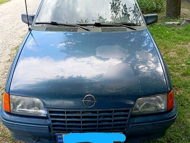 Синий Опель Кадет, объемом двигателя 1.3 л и пробегом 0 тыс. км за 780 $, фото 1 на Automoto.ua
