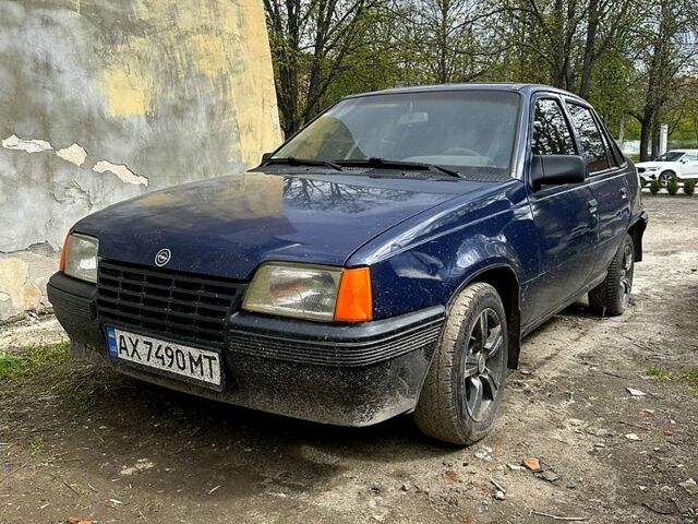 Синий Опель Кадет, объемом двигателя 1.3 л и пробегом 350 тыс. км за 1050 $, фото 1 на Automoto.ua