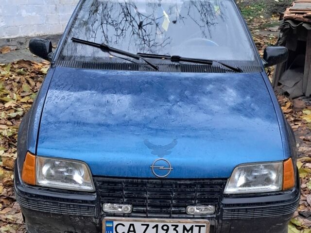 Синий Опель Кадет, объемом двигателя 1.3 л и пробегом 320 тыс. км за 1150 $, фото 1 на Automoto.ua