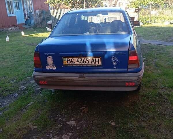 Синій Опель Кадет, об'ємом двигуна 1.3 л та пробігом 1 тис. км за 300 $, фото 1 на Automoto.ua