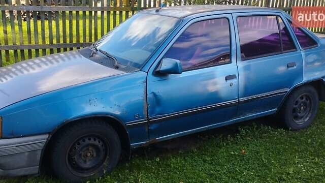 Синий Опель Кадет, объемом двигателя 1.6 л и пробегом 330 тыс. км за 400 $, фото 1 на Automoto.ua