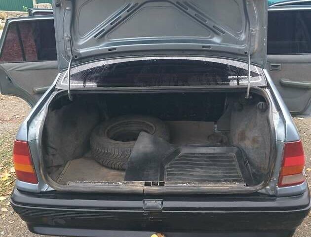 Синій Опель Кадет, об'ємом двигуна 1.3 л та пробігом 90 тис. км за 900 $, фото 1 на Automoto.ua