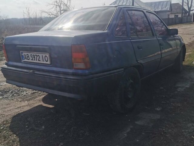 Синий Опель Кадет, объемом двигателя 1.8 л и пробегом 375 тыс. км за 1100 $, фото 1 на Automoto.ua