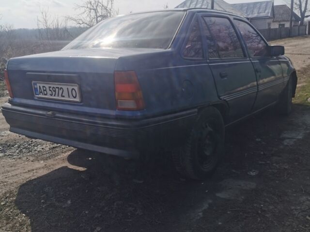 Синий Опель Кадет, объемом двигателя 1.8 л и пробегом 375 тыс. км за 1100 $, фото 1 на Automoto.ua