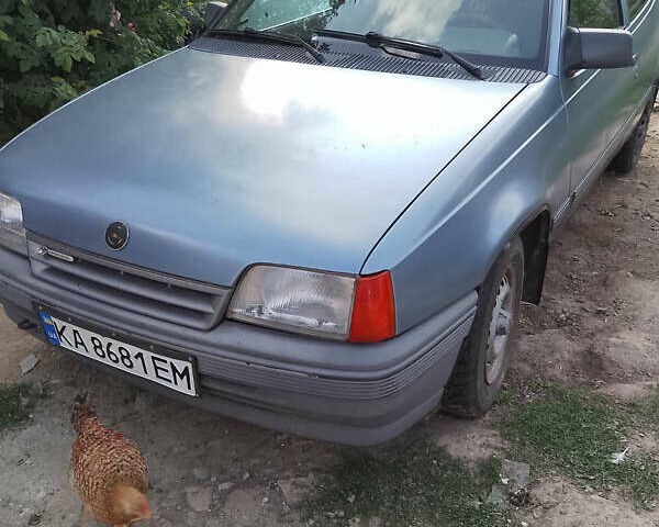 Синий Опель Кадет, объемом двигателя 1.3 л и пробегом 184 тыс. км за 1050 $, фото 1 на Automoto.ua