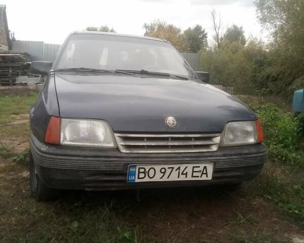 Синий Опель Кадет, объемом двигателя 1.6 л и пробегом 250 тыс. км за 650 $, фото 1 на Automoto.ua