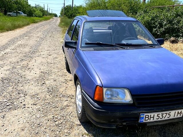 Синий Опель Кадет, объемом двигателя 1.4 л и пробегом 0 тыс. км за 1000 $, фото 1 на Automoto.ua