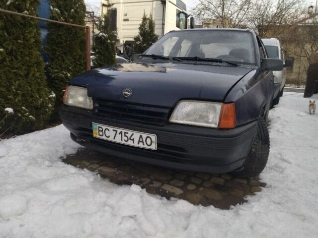 Синий Опель Кадет, объемом двигателя 1.4 л и пробегом 2 тыс. км за 790 $, фото 1 на Automoto.ua