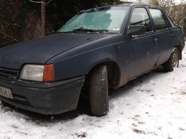 Синий Опель Кадет, объемом двигателя 0 л и пробегом 500 тыс. км за 357 $, фото 1 на Automoto.ua