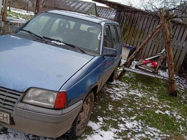 Синий Опель Кадет, объемом двигателя 1.6 л и пробегом 30 тыс. км за 600 $, фото 1 на Automoto.ua