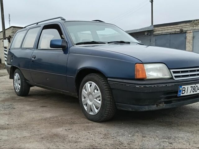 Синий Опель Кадет, объемом двигателя 1.6 л и пробегом 252 тыс. км за 1200 $, фото 1 на Automoto.ua