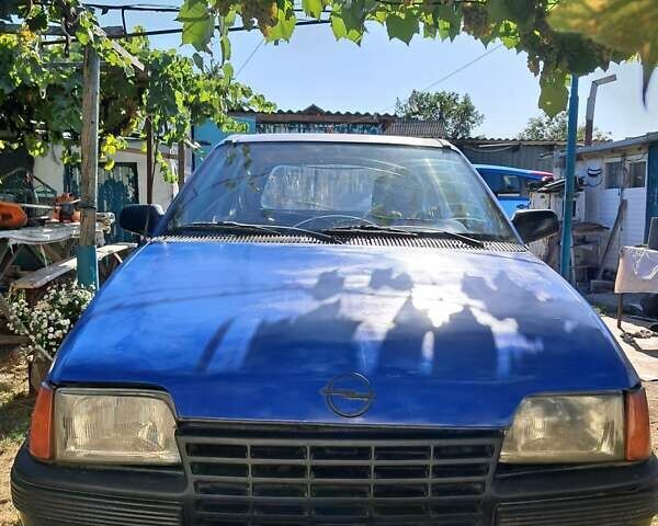 Синий Опель Кадет, объемом двигателя 1.6 л и пробегом 237 тыс. км за 1150 $, фото 1 на Automoto.ua