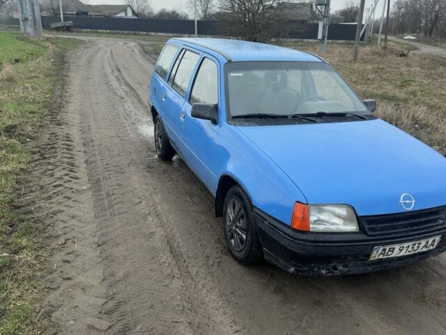 Синий Опель Кадет, объемом двигателя 1.6 л и пробегом 65 тыс. км за 1300 $, фото 1 на Automoto.ua