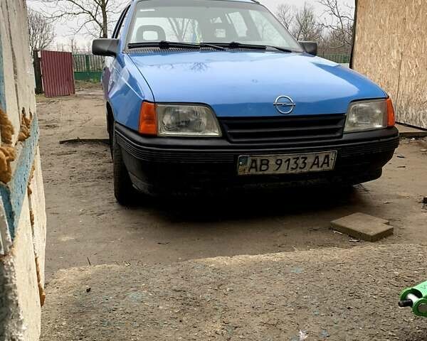 Синий Опель Кадет, объемом двигателя 1.6 л и пробегом 200 тыс. км за 1500 $, фото 1 на Automoto.ua