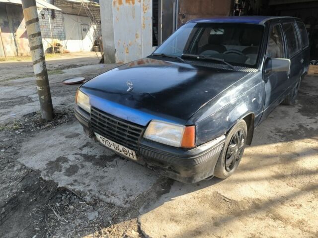 Синий Опель Кадет, объемом двигателя 0 л и пробегом 186 тыс. км за 750 $, фото 1 на Automoto.ua