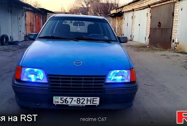 Синий Опель Кадет, объемом двигателя 1.3 л и пробегом 333 тыс. км за 1150 $, фото 1 на Automoto.ua