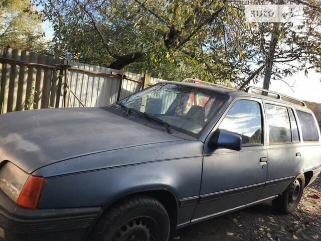 Синий Опель Кадет, объемом двигателя 1.3 л и пробегом 131 тыс. км за 719 $, фото 1 на Automoto.ua