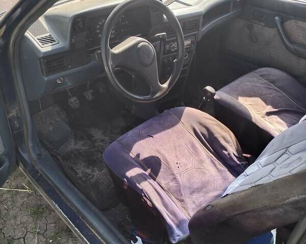 Синий Опель Кадет, объемом двигателя 1.7 л и пробегом 71 тыс. км за 722 $, фото 1 на Automoto.ua