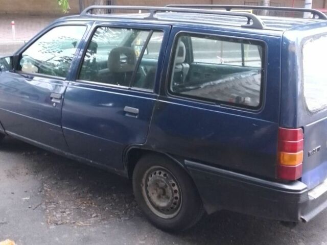 Синий Опель Кадет, объемом двигателя 1.6 л и пробегом 600 тыс. км за 1000 $, фото 1 на Automoto.ua