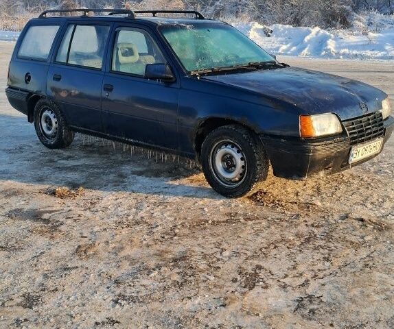 Синій Опель Кадет, об'ємом двигуна 1.6 л та пробігом 200 тис. км за 850 $, фото 1 на Automoto.ua