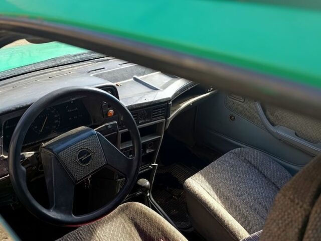 Зеленый Опель Кадет, объемом двигателя 1.6 л и пробегом 0 тыс. км за 700 $, фото 1 на Automoto.ua