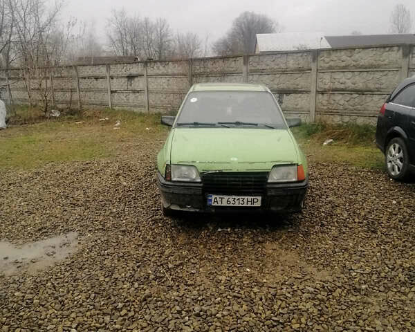 Зеленый Опель Кадет, объемом двигателя 1.3 л и пробегом 400 тыс. км за 350 $, фото 1 на Automoto.ua