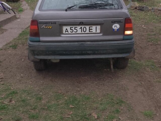 Зеленый Опель Кадет, объемом двигателя 1 л и пробегом 1000 тыс. км за 394 $, фото 1 на Automoto.ua