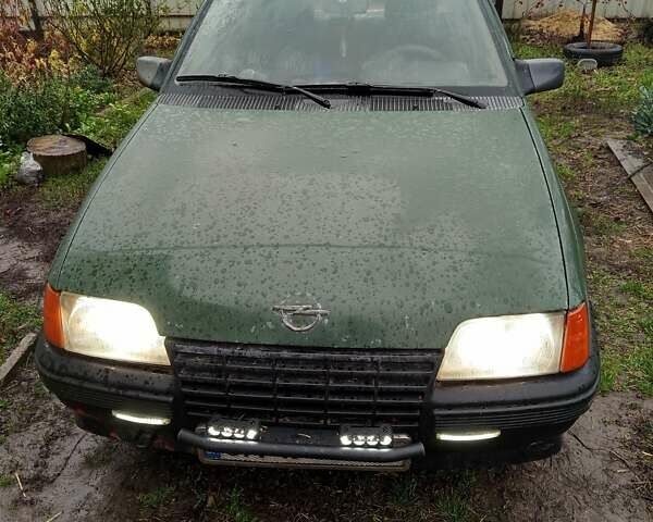 Зеленый Опель Кадет, объемом двигателя 1.3 л и пробегом 86 тыс. км за 999 $, фото 1 на Automoto.ua