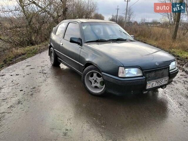 Зеленый Опель Кадет, объемом двигателя 1.6 л и пробегом 300 тыс. км за 1200 $, фото 1 на Automoto.ua