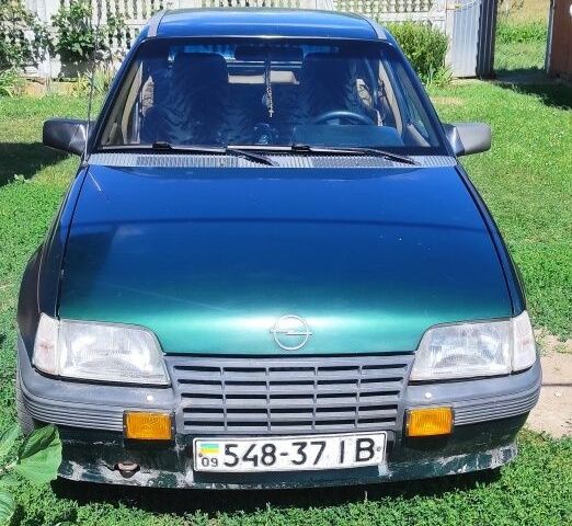 Зеленый Опель Кадет, объемом двигателя 0 л и пробегом 704 тыс. км за 800 $, фото 1 на Automoto.ua
