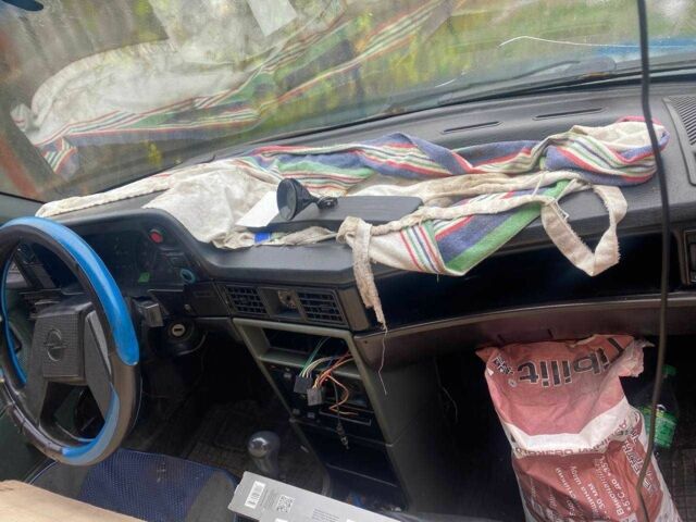 Зелений Опель Кадет, об'ємом двигуна 1.3 л та пробігом 33 тис. км за 310 $, фото 1 на Automoto.ua