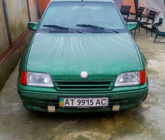 Зелений Опель Кадет, об'ємом двигуна 0 л та пробігом 400 тис. км за 300 $, фото 1 на Automoto.ua