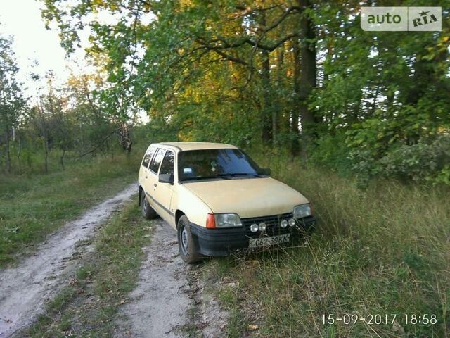 Помаранчевий Опель Кадет, об'ємом двигуна 1.6 л та пробігом 100 тис. км за 1600 $, фото 1 на Automoto.ua