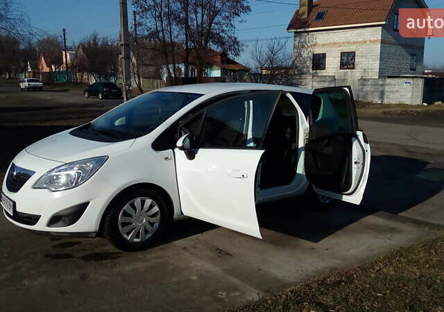 Білий Опель Меріва, об'ємом двигуна 1.2 л та пробігом 192 тис. км за 7499 $, фото 1 на Automoto.ua