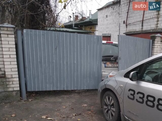 Белый Опель Мерива, объемом двигателя 1.25 л и пробегом 198 тыс. км за 5800 $, фото 1 на Automoto.ua