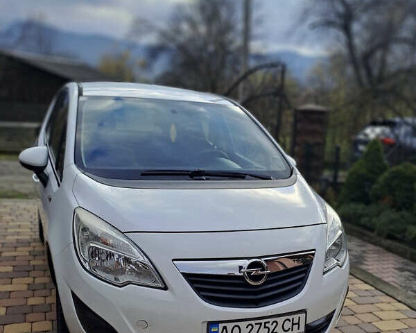 Білий Опель Меріва, об'ємом двигуна 1.3 л та пробігом 241 тис. км за 6500 $, фото 1 на Automoto.ua