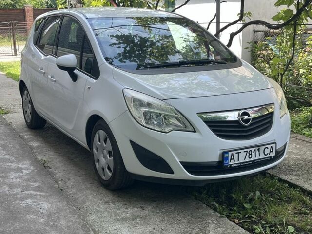 Белый Опель Мерива, объемом двигателя 1.2 л и пробегом 200 тыс. км за 5310 $, фото 1 на Automoto.ua
