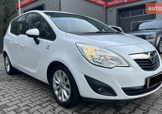 Белый Опель Мерива, объемом двигателя 1.36 л и пробегом 190 тыс. км за 7500 $, фото 1 на Automoto.ua