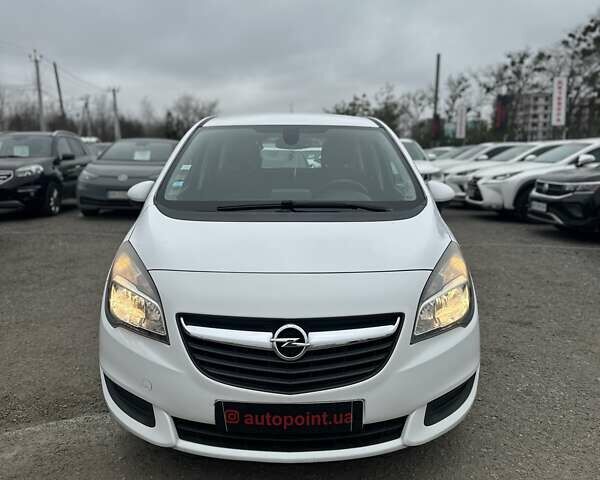 Белый Опель Мерива, объемом двигателя 1.6 л и пробегом 198 тыс. км за 8500 $, фото 1 на Automoto.ua