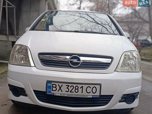 Белый Опель Мерива, объемом двигателя 1.3 л и пробегом 280 тыс. км за 5200 $, фото 1 на Automoto.ua