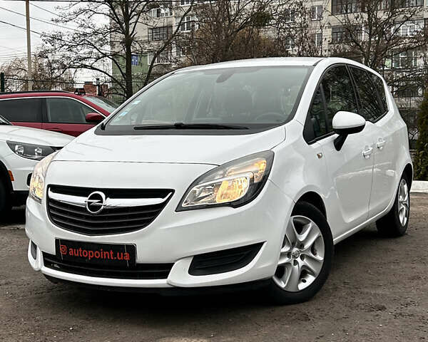 Белый Опель Мерива, объемом двигателя 1.6 л и пробегом 194 тыс. км за 7500 $, фото 1 на Automoto.ua