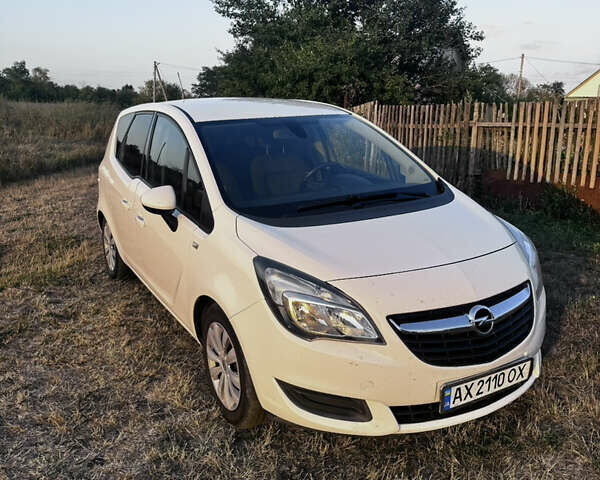 Белый Опель Мерива, объемом двигателя 1.6 л и пробегом 270 тыс. км за 7700 $, фото 1 на Automoto.ua