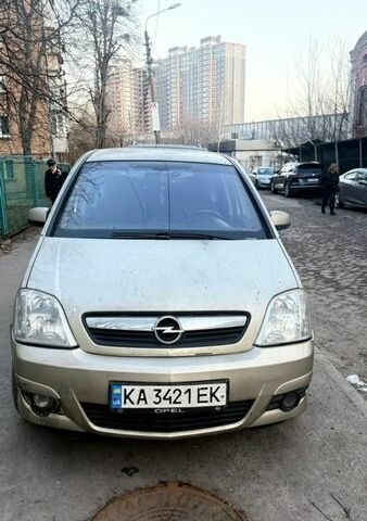 Бежевий Опель Меріва, об'ємом двигуна 1.6 л та пробігом 250 тис. км за 4300 $, фото 1 на Automoto.ua