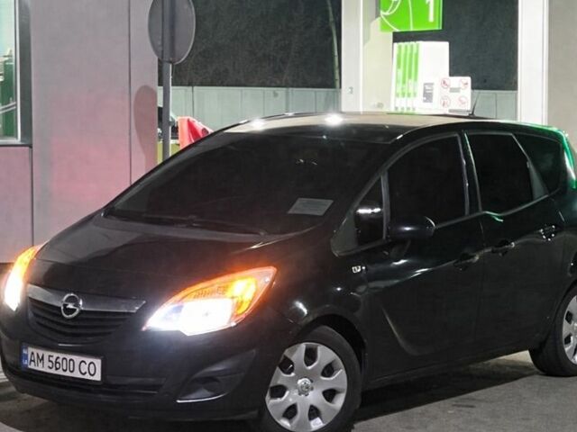 Черный Опель Мерива, объемом двигателя 1.7 л и пробегом 299 тыс. км за 5200 $, фото 1 на Automoto.ua