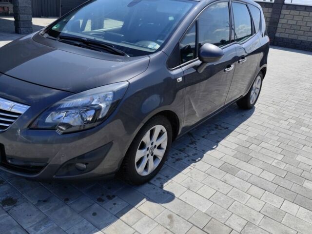 Черный Опель Мерива, объемом двигателя 1.7 л и пробегом 306 тыс. км за 4750 $, фото 1 на Automoto.ua
