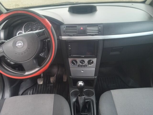 Чорний Опель Меріва, об'ємом двигуна 1.6 л та пробігом 300 тис. км за 3000 $, фото 1 на Automoto.ua