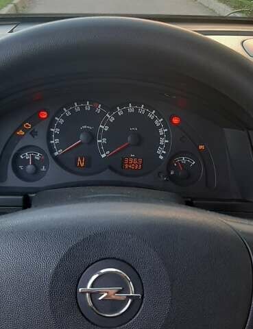 Черный Опель Мерива, объемом двигателя 1.6 л и пробегом 194 тыс. км за 4500 $, фото 1 на Automoto.ua