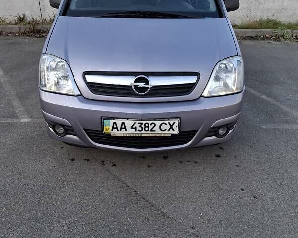 Фиолетовый Опель Мерива, объемом двигателя 1.6 л и пробегом 156 тыс. км за 5700 $, фото 1 на Automoto.ua